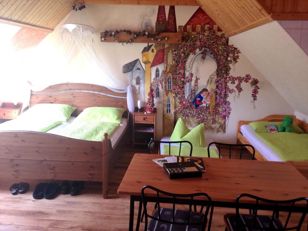 Gaestezimmer Am Maerchenbrunnen Δρέσδη Δωμάτιο φωτογραφία